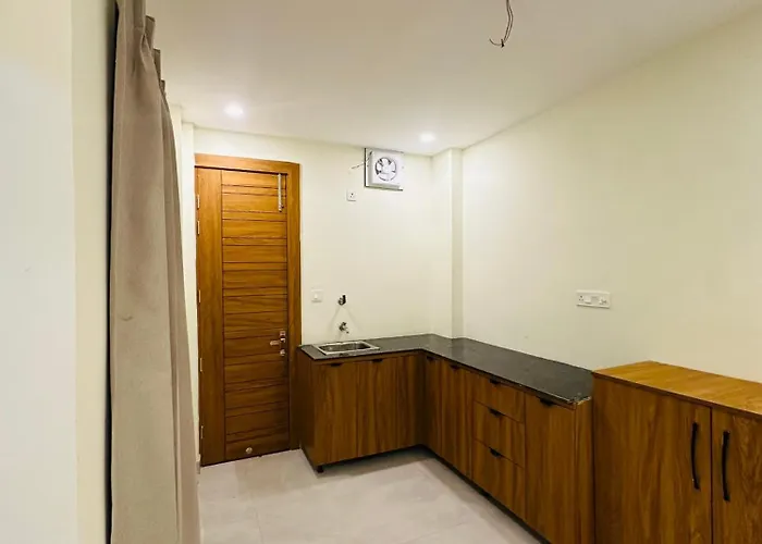 Hotel Rishikesh Paradise - Best Stay In Tapovan , Guests Favourite,Travellers Delight !!